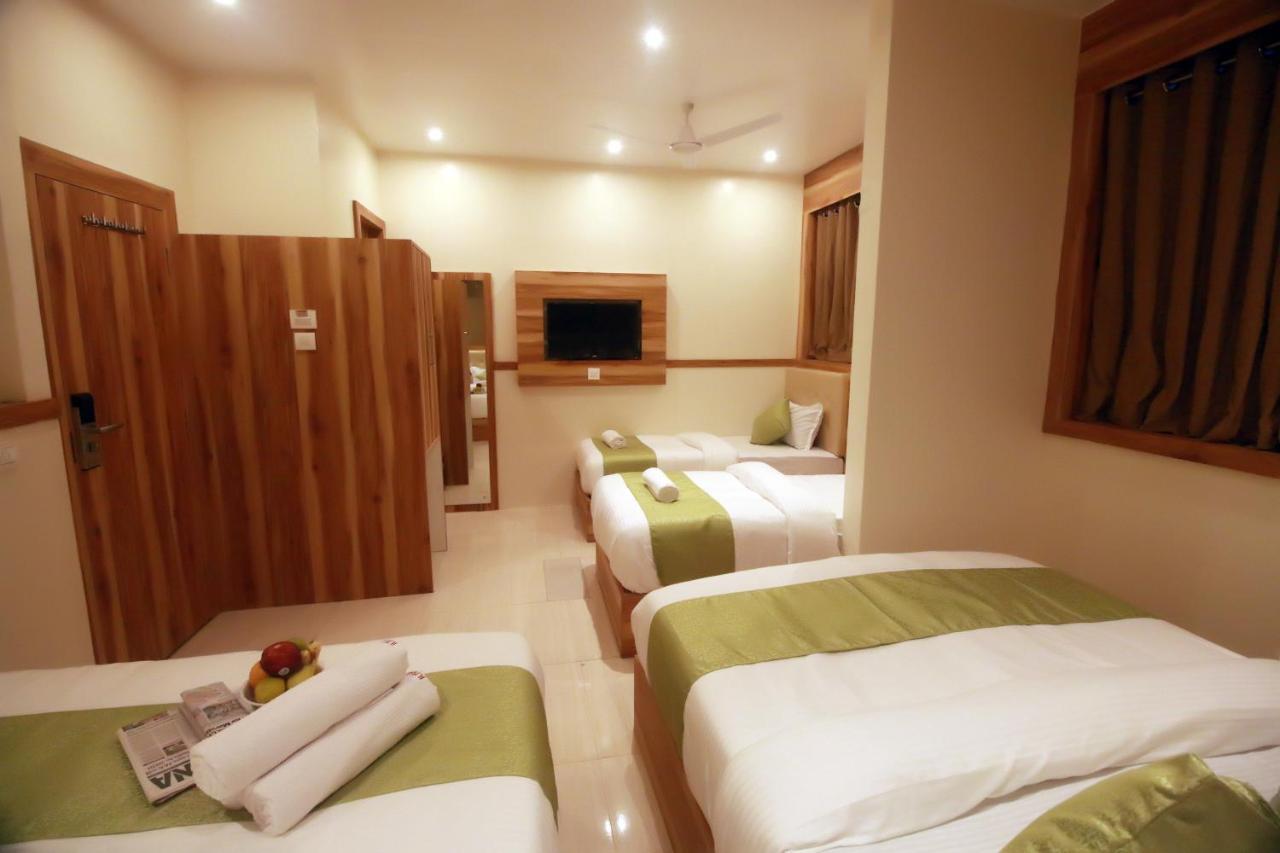 Hotel Al Madina Palace Mumbai Bagian luar foto