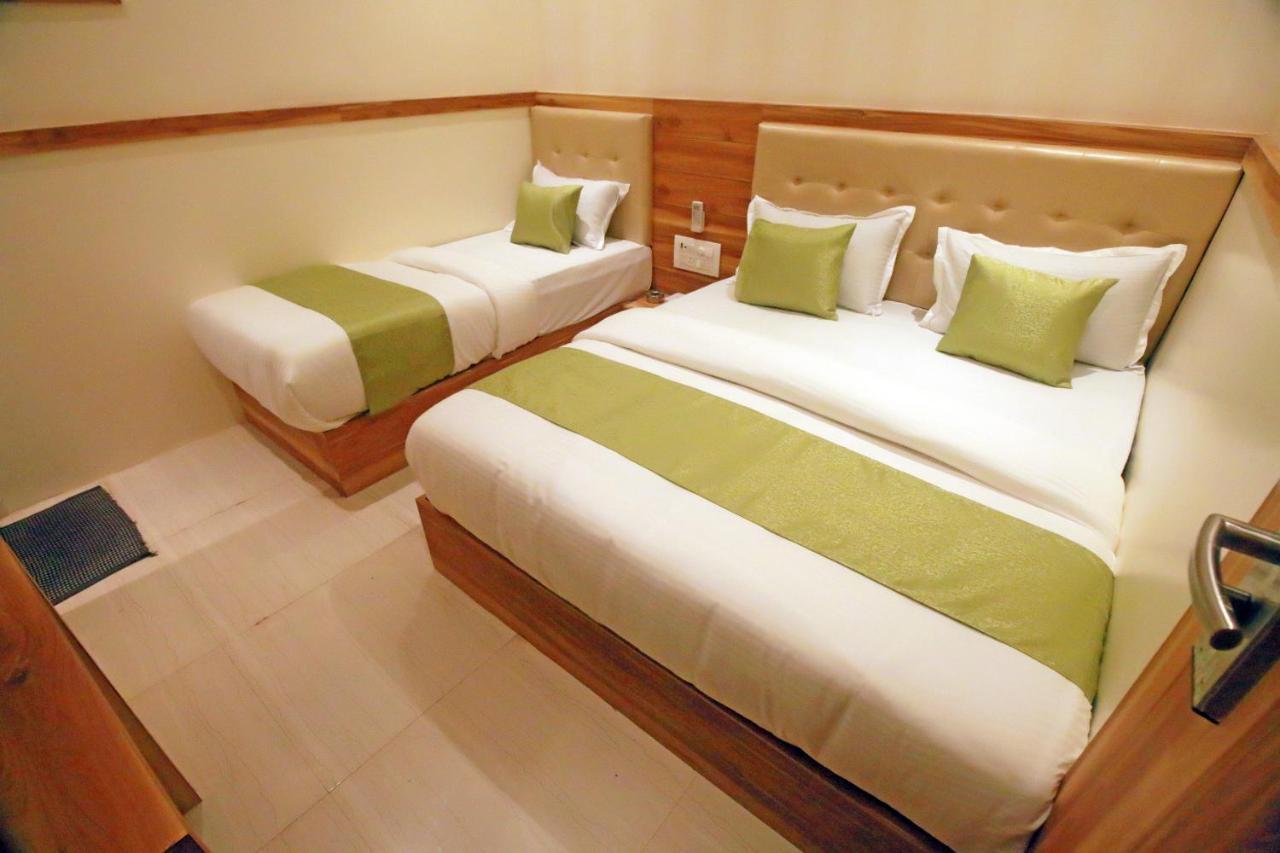 Hotel Al Madina Palace Mumbai Bagian luar foto