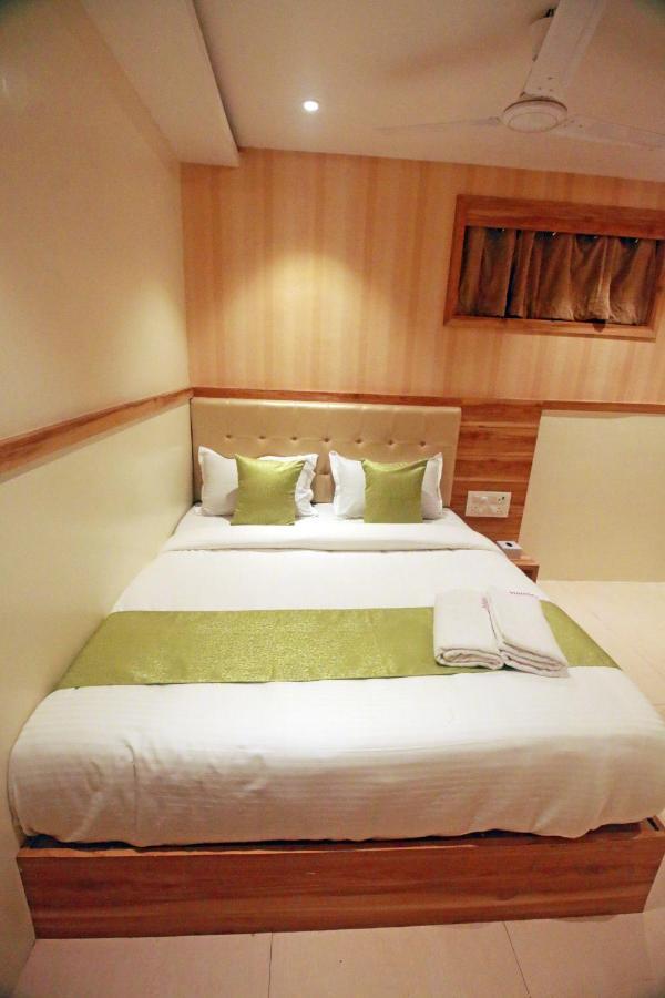 Hotel Al Madina Palace Mumbai Bagian luar foto